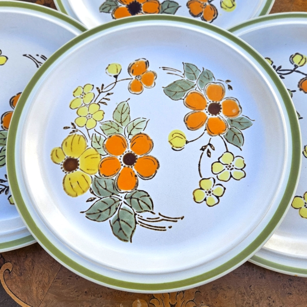 Vintage Handpainted Stoneware Dinnerplate Harvest Collection